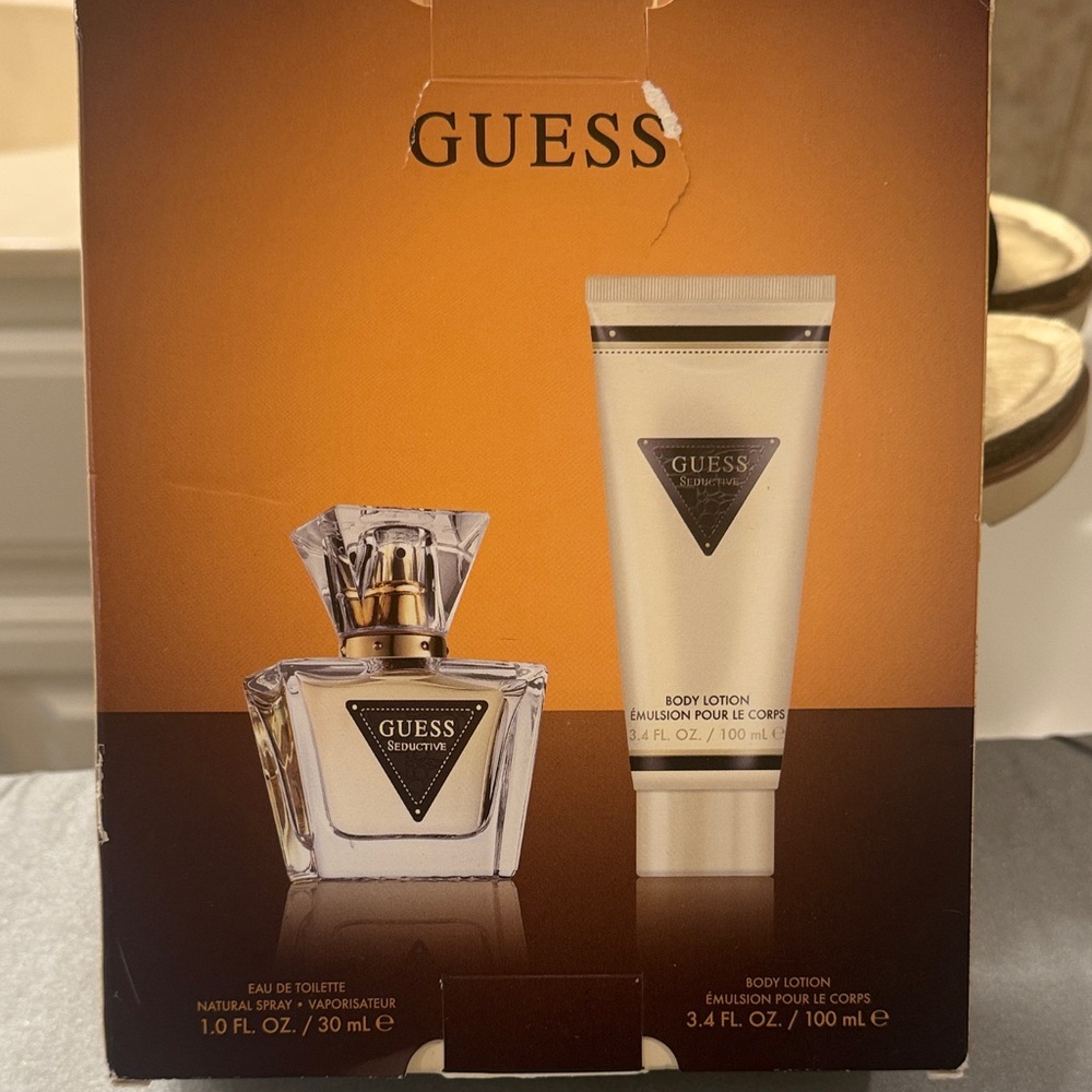 GUESS Seductive Gold and Cream Set - Picture 2 of 2